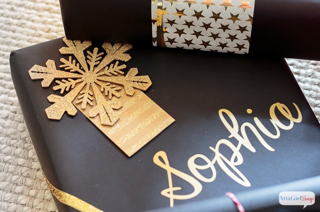 diy gift wrap ideas using solid color paper and a gold marker with coordinating ribbon