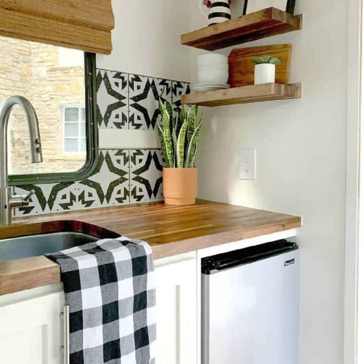Image for Easy Removable Wallpaper Backsplash