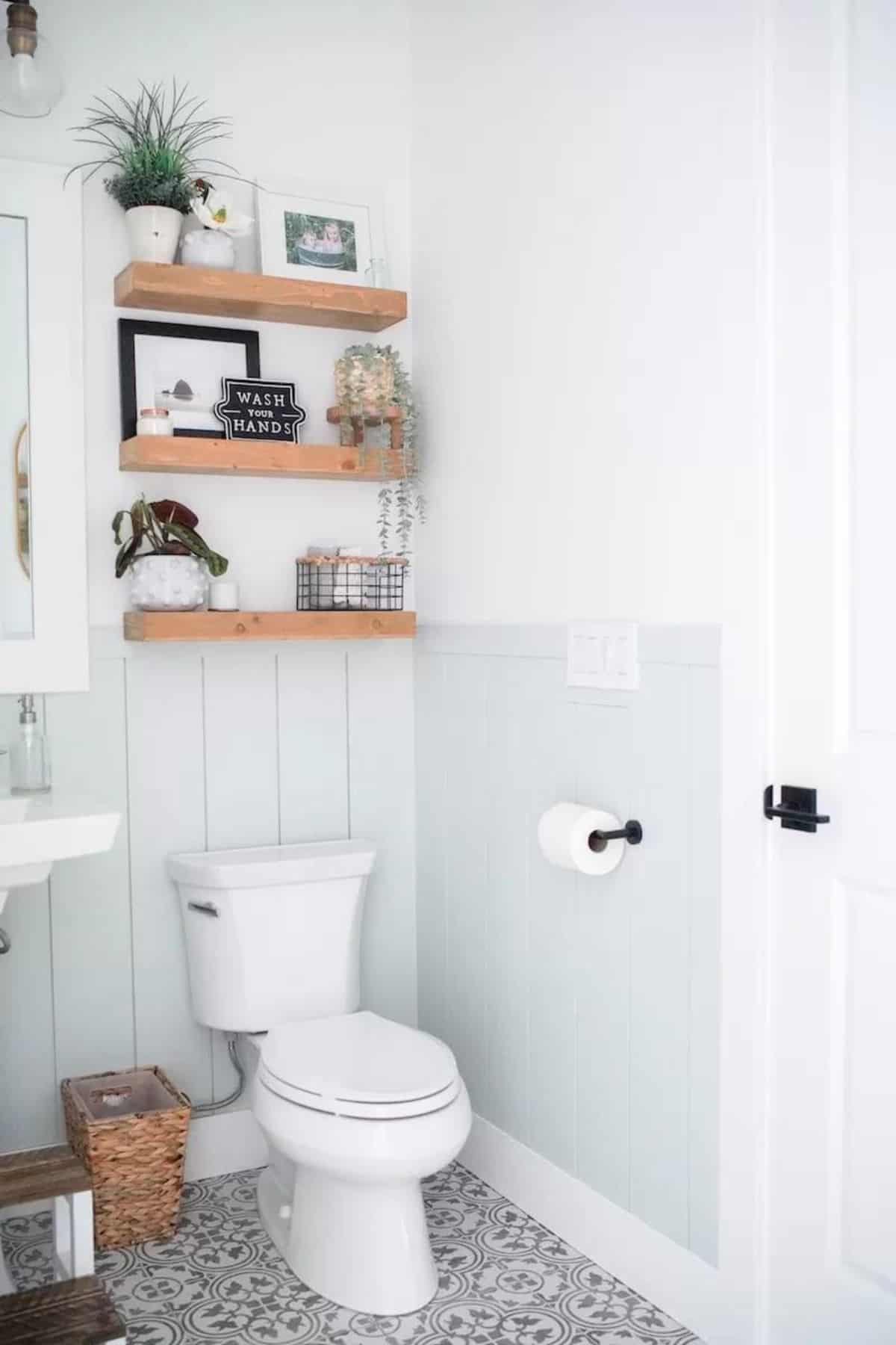 9 Gorgeous Shiplap Bathroom Wall Ideas