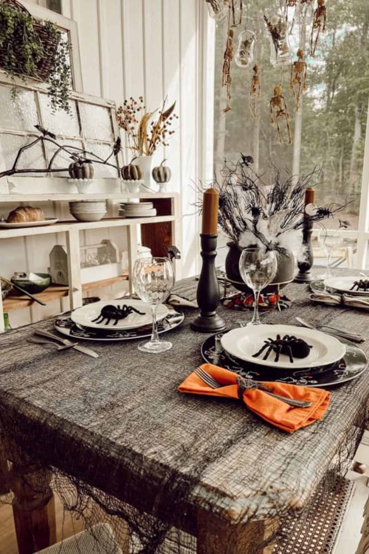 Spooktacular Halloween Table Decor Ideas to Impress Your Guests