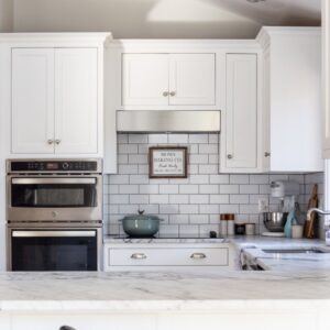 Charming Winter Kitchen Decor Ideas for a Seasonal Refresh